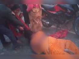 बेटे ने किया प्यार, मां को मिली सजा; दबंगों ने महिला को बाल पकड़कर घसीटा और जूतों से पीटा&nbsp;