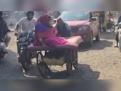 Elderly Madhya Pradesh Man Takes Ailing Wife To Doctor On Handcart