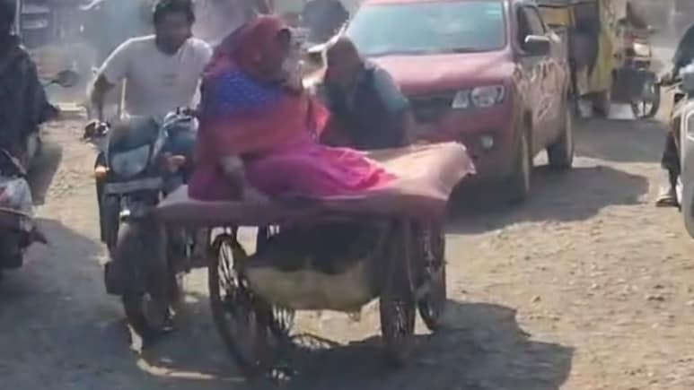 Elderly Madhya Pradesh Man Takes Ailing Wife To Doctor On Handcart