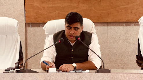 IAS Kunal Dudawat: सिर्फ 8 महीने और जीत लिया लोगों का दिल, घोटालों का पर्दाफाश करने वाले कलेक्टर कुणाल को कोरबा की कमान