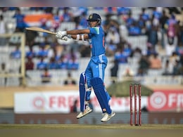 यशस्वी जायसवाल का विस्फोट, छक्के-चौकों की बौछार करते हुए जड़ा शतक, मुंबई को मिली शानदार जीत