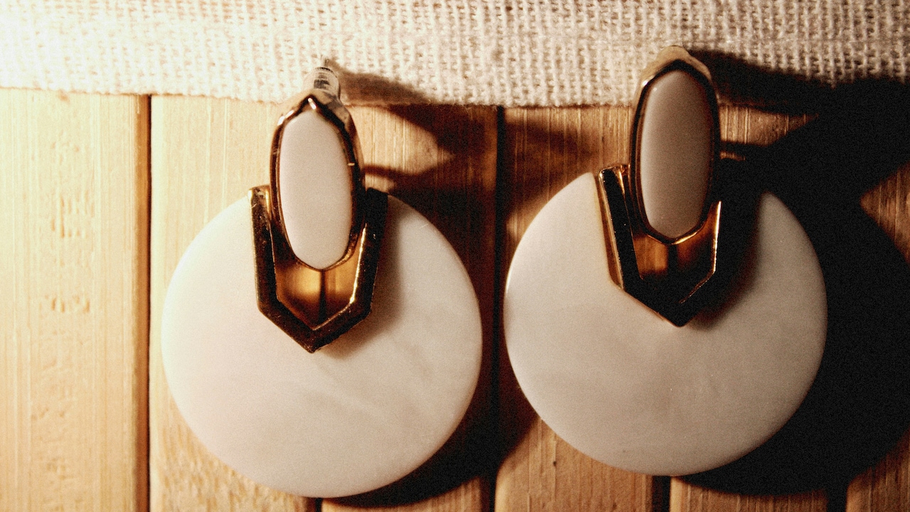 Why Pearl Drop Earrings Tarnish Faster Than You Expect