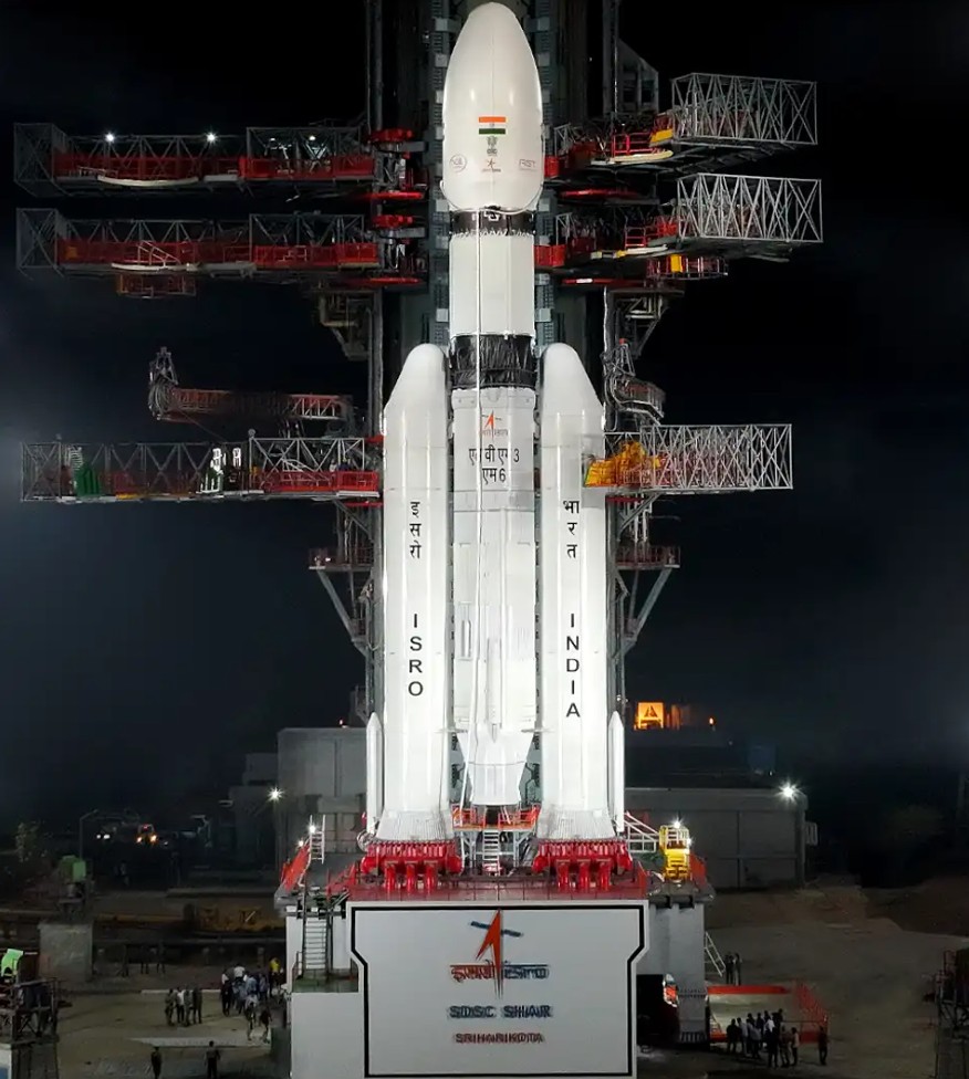 क्रिसमस ईव पर 'बाहुबली' की दहाड़, अंतरिक्ष कारोबार में भारत की ऐतिहासिक छलांग