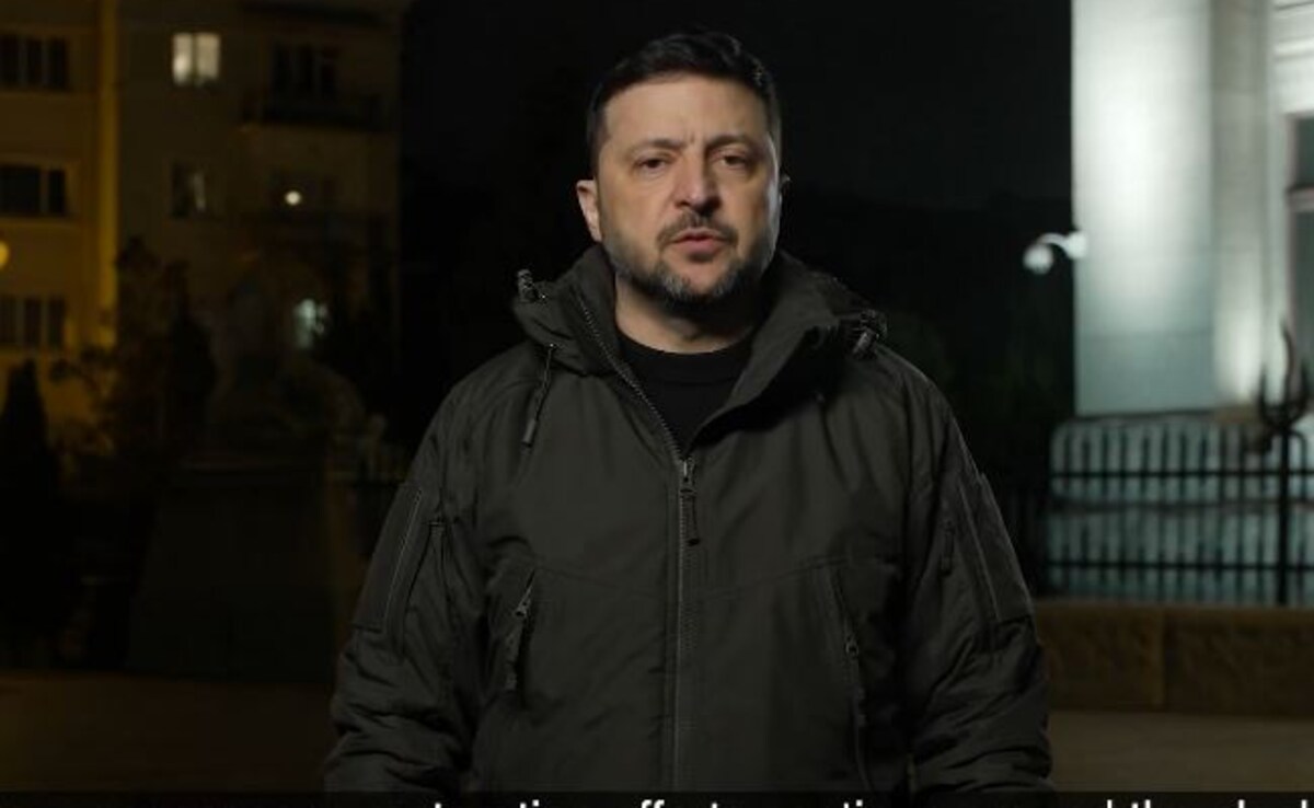 Zelensky Pleads for Aid as Ukraine Claims Russia Preparing for Extended War