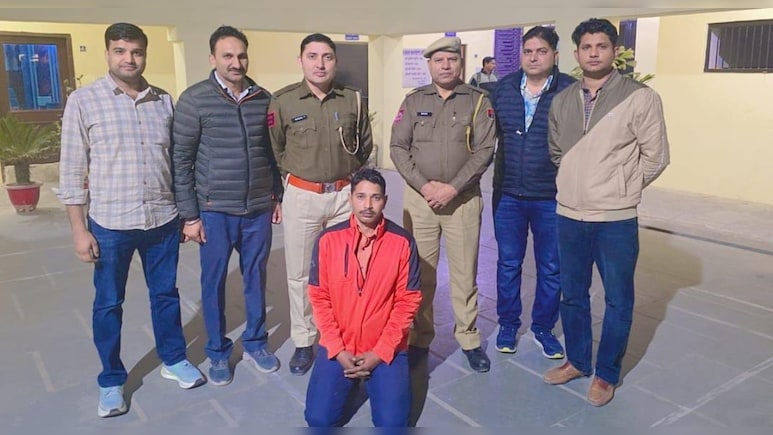 कोर‍ियर से होती है नशीली गोल‍ियों की तस्‍करी , ई-रिक्शा चालक से 1.30 लाख नशीले कैप्‍सूल बरामद