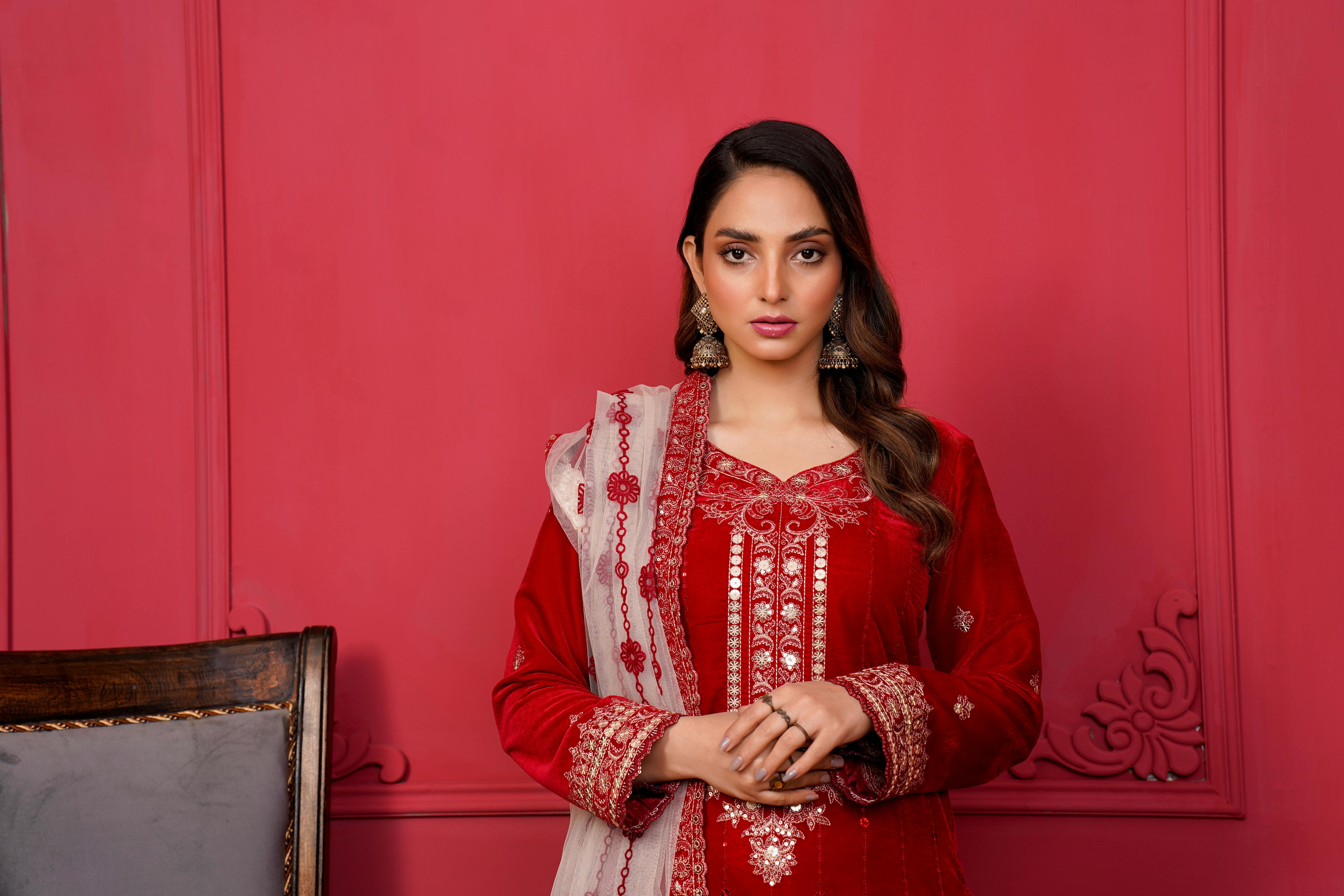 Check out stunning dupatta styles for your next ethnic look;