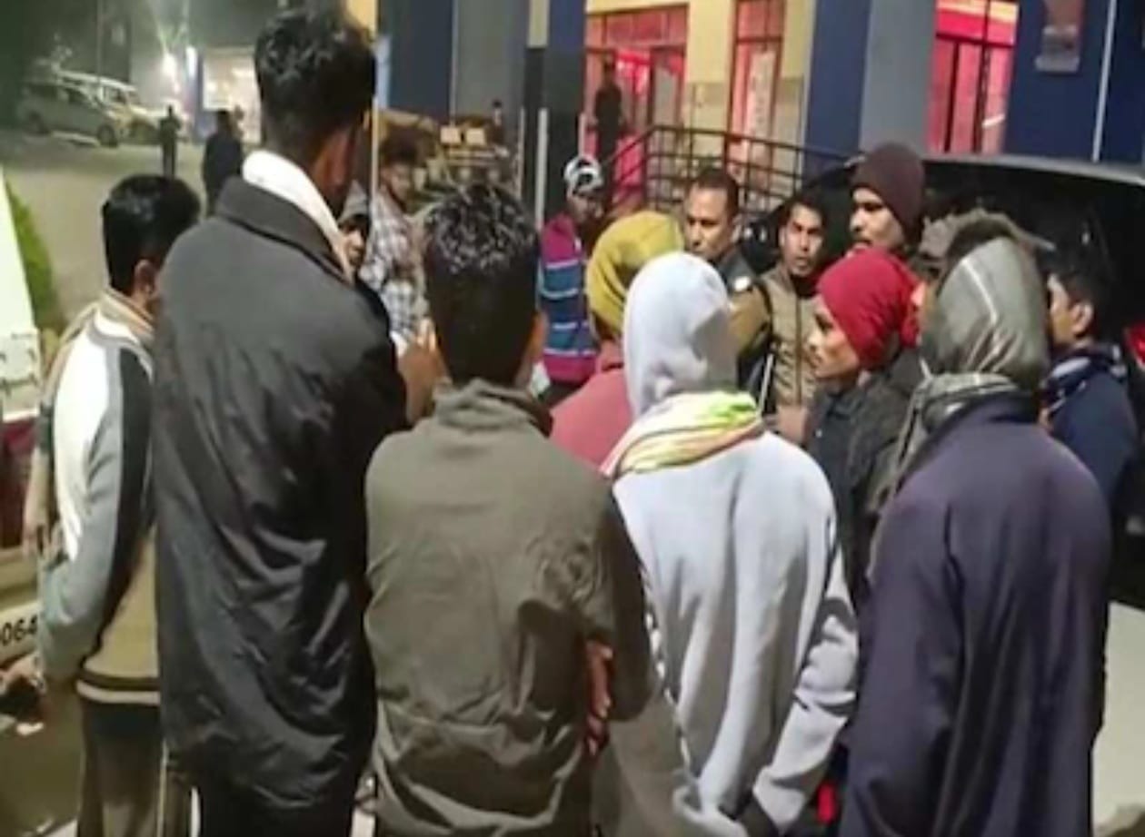 कलेजे पर चढ़ कूदे, रॉड से पैर तोड़े, कपड़े उतरवाए... बिहार में फेरीवाले के साथ हैवानियत!