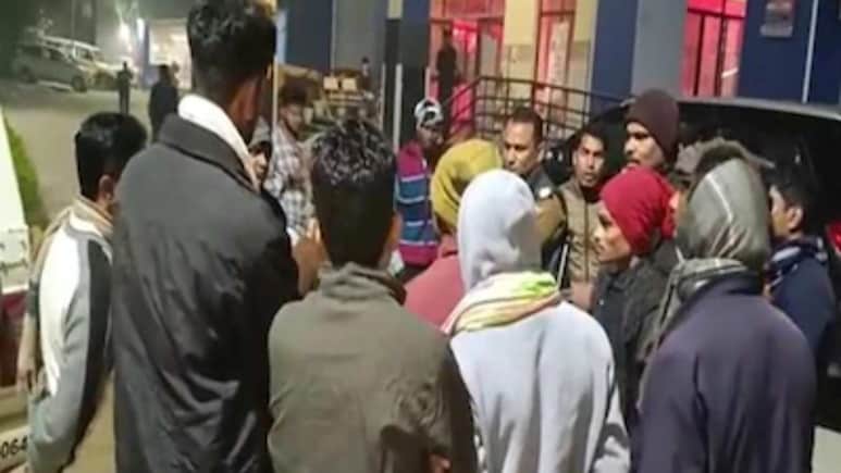 कलेजे पर चढ़ कूदे, रॉड से पैर तोड़े, कपड़े उतरवाए... बिहार में फेरीवाले के साथ हैवानियत!