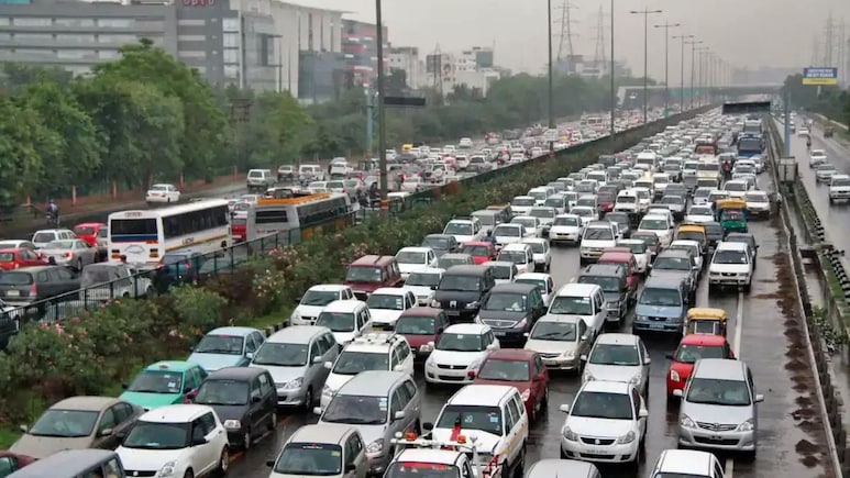 15 साल पुरानी गाड़ी को कबाड़ न समझें, ऐसे कराएं री-रजिस्ट्रेशन, फिर 5 साल सड़कों पर दौड़ाएं