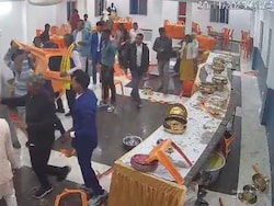 Video: Chairs, Kicks, Punches Fly After &#039;Rasgulla Shortage&#039; At Bihar Wedding