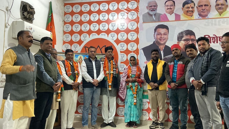 MP Congress: एमपी में दो कांग्रेस नेताओं ने थामा भाजपा का दामन, तमाम जतन के बाद भी नहीं रुक रहा पतझड़