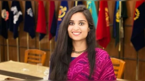 IPS बनने के बाद फिर क्रैक किया UPSC, 42वीं रैंक हासिल कर IAS बन गईं पूजा गुप्ता