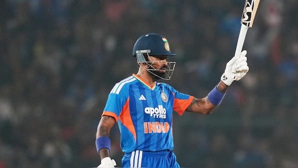 VIDEO: 9 छक्के, 2 चौके, 241.93 का स्ट्राइक रेट, हार्दिक पंड्या के विस्फोट से धुआं धुआं हुआ राजकोट