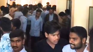 उज्जैन के कॉलेज में भिड़े छात्रों के गुट, मोबाइल में भजन बजा तो दोस्तों संग मिलकर छात्र को पीटा; 8 पर FIR