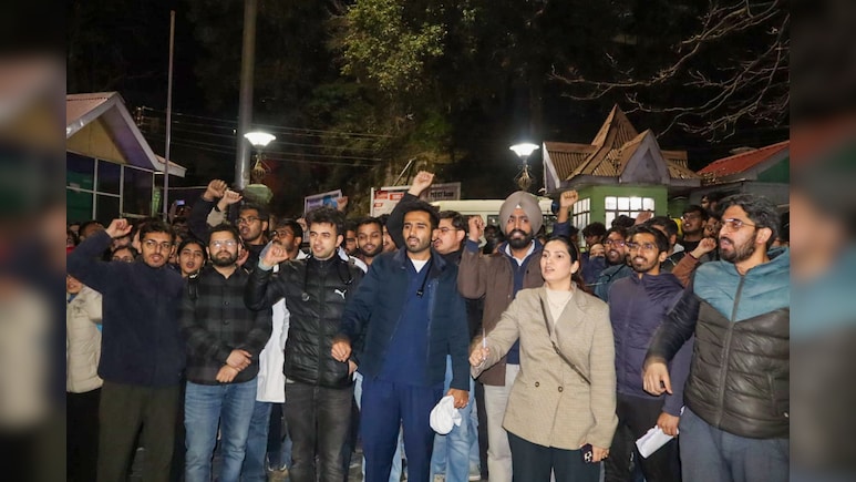 शिमला IGMC डॉक्टर हड़ताल पर RDA दो फाड़! स्ट्राइक वापस लेने के फैसले के खिलाफ एक गुट अड़ा