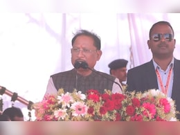 CM साय ने PM आवास की सौंपी चाबी, शहीद वीर नारायण सिंह को श्रद्धांजलि अर्पित कर दी 101 करोड़ की सौगात