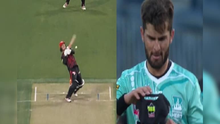 Video: 16 गेंद पर 43 रन,  BBL में शाहीन अफरीदी की हुई घनघोर बेइज्जती, बीच ओवर में गेंदबाजी करने से रोका गया