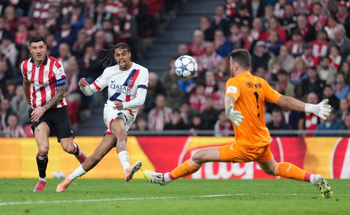Superb Unai Simon Guides Athletic Bilbao To PSG Draw