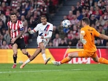 Superb Unai Simon Guides Athletic Bilbao To PSG Draw
