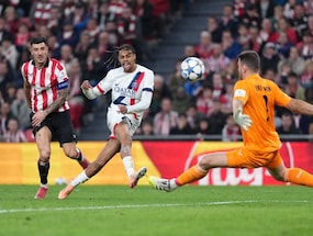 Superb Unai Simon Guides Athletic Bilbao To PSG Draw