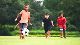 बचपन के 'टॉपर्स' लाइफ के 'बैकबेंचर'! ये बच्चे हासिल करते हैं बड़ा मुकाम; रिसर्च में बड़ा खुलासा