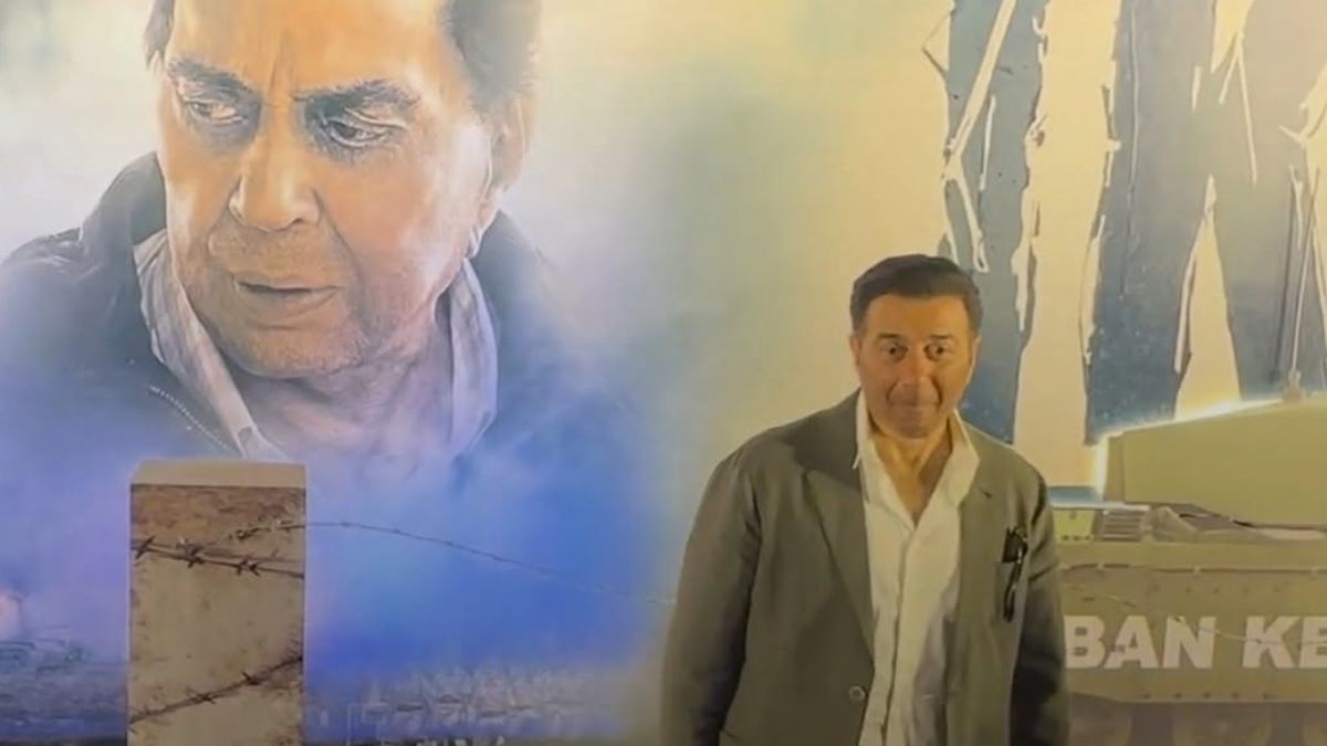<i>"Papa Yahan Hain"</i>: Emotional Sunny Deol Stands Next To Dharmendra's Poster At <i>Ikkis</i> Screening