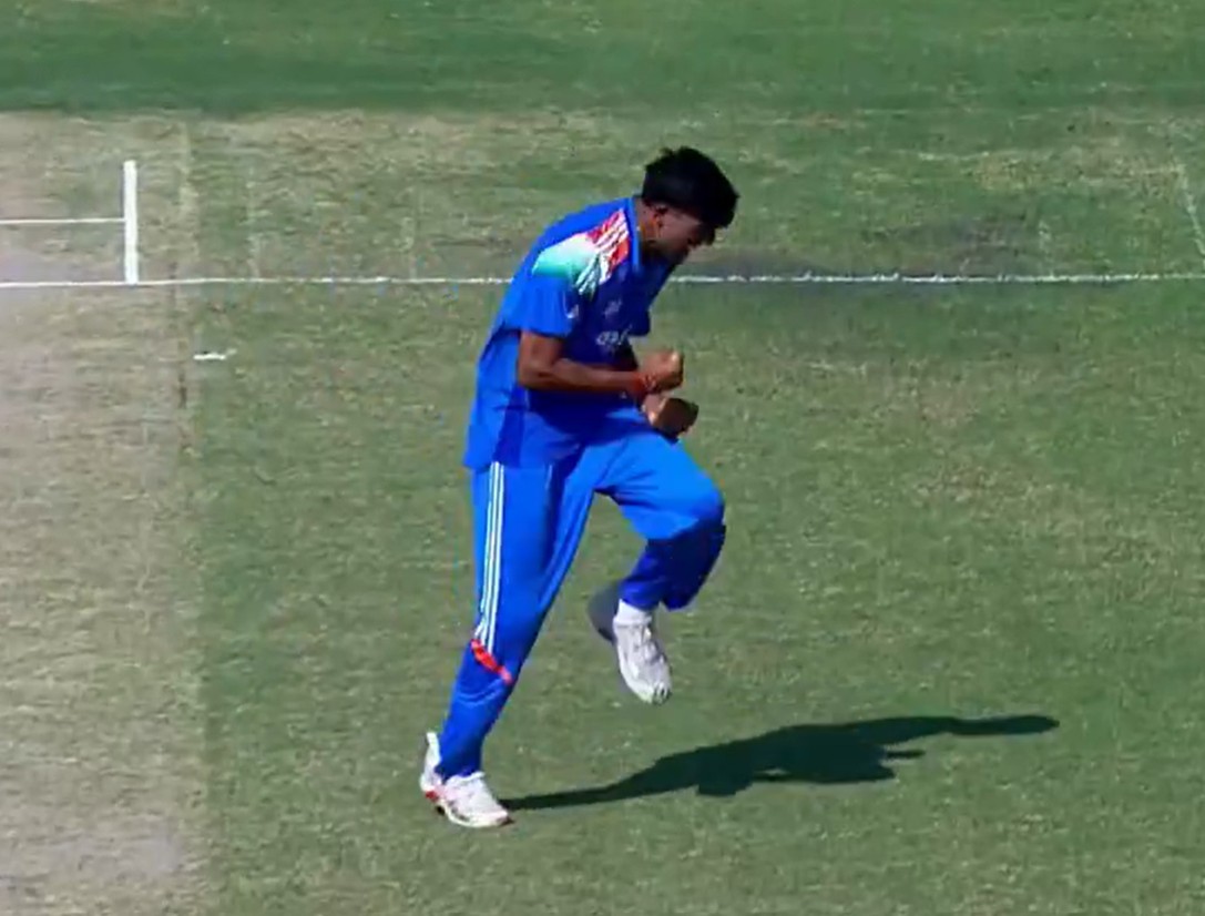 India u19 vs USA u19 अंडर19 वर्ल्डकप मैच लाइव स्कोर: हेनिल पटेल ने एक ओवर में किए दो शिकार, USA 34/4