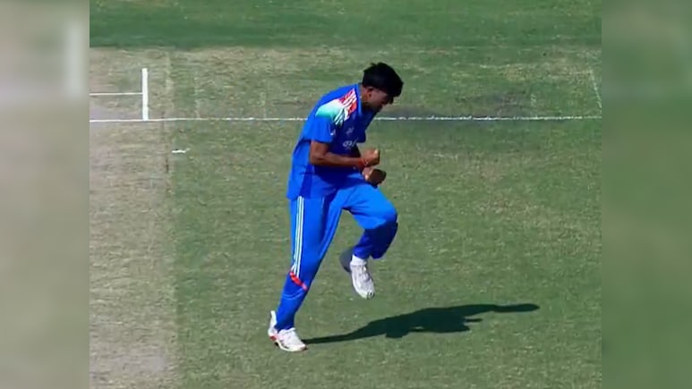 VIDEO: पाकिस्तानी बल्लेबाज को आउट करने के बाद उसके सामने जोर-जोर से क्यों चिल्लाने लगे हेनिल पटेल? वीडियो हुआ वायरल