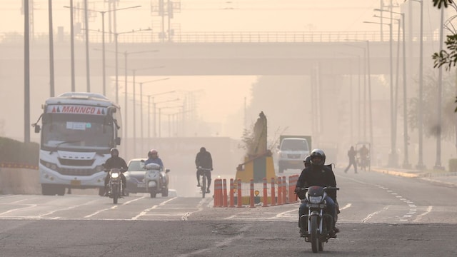 Delhi Implements Stricter Pollution Controls As Air Quality Remains Hazardous In Winter Months