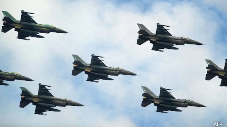 Turkish Fighter Jet F-16 Crashes Shortly After Takeoff, Pilot Killed