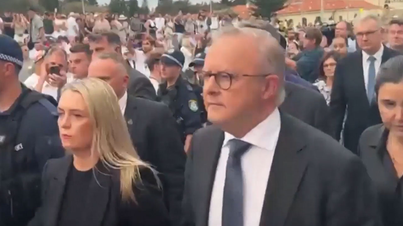 Australian PM Faces Public Anger, Booed At Bondi Beach Attack Memorial
