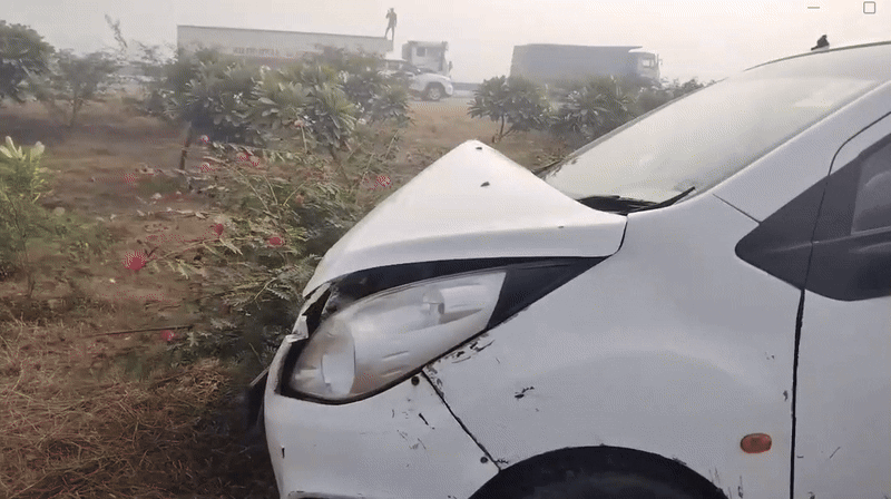 कोहरे का कहर:एक के बाद एक टकराईं 25 कारें, 4 की मौत, दिल्ली-मुंबई एक्सप्रेस वे पर दिल दहलाने वाला मंजर