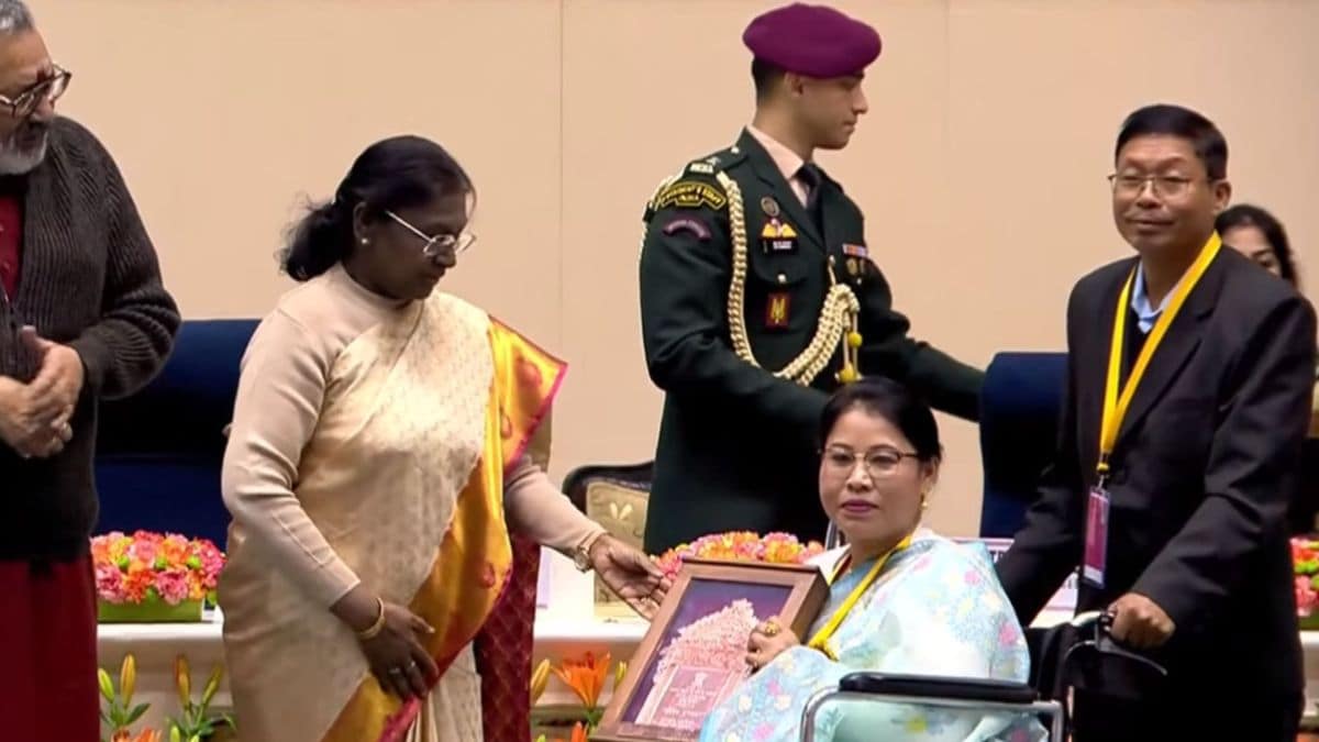 Overcoming Disability: Manipuri Woman Wins National Handicrafts Award for Exquisite Hand Embroidery