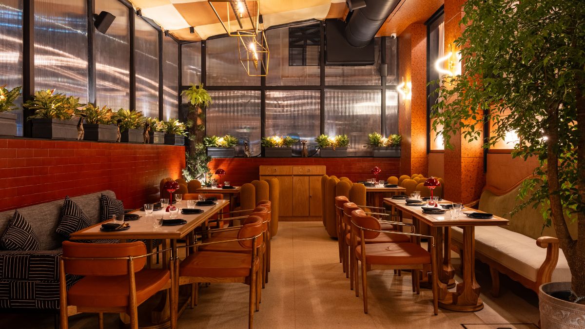 HOM Review: Fire Takes Centre Stage At This New Restaurant In Bandra