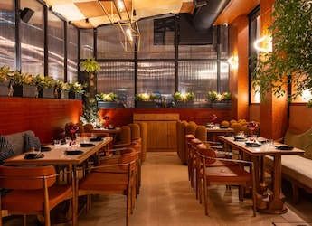 HOM Review: Fire Takes Centre Stage At This New Restaurant In Bandra