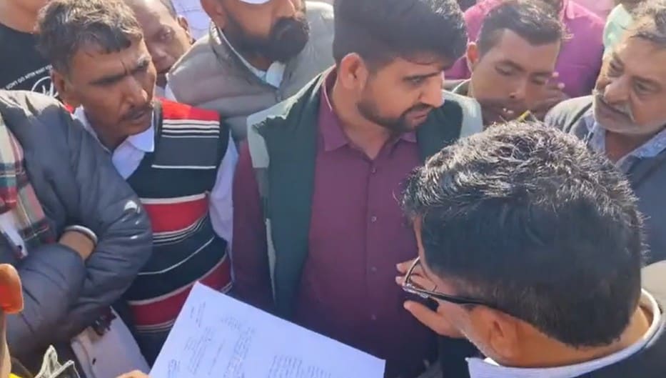 वकील ने दिया हाई कोर्ट के आदेश का हवाला