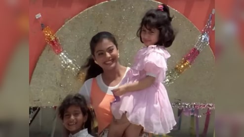 'इश्क' फिल्म में दिखी थी ये बच्ची, 28 साल बाद देती हैं काजोल-जूही को टक्कर, फैंस बोले- इतनी खूबसूरत कैसे