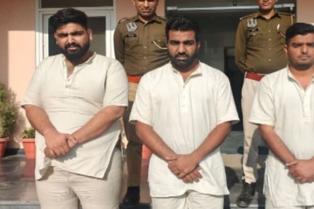 राजस्थान में SOG की बड़ी कार्रवाई, तीन डॉक्टर गिरफ्तार... 16 लाख में खरीदा था फर्जी सर्टिफिकेट
