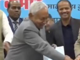 बिहार में नुसरत परवीन ने ज्वाइन की नौकरी, CM नीतीश कुमार के हिजाब हटाने पर हुआ था विवाद