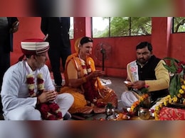 7 फेरे लेने 7000 KM दूर MP पहुंचा विदेशी जोड़ा, ओरछा के शिव मंदिर से क्या है खास कनेक्शन?
