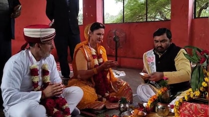 7 फेरे लेने 7000 KM दूर MP पहुंचा विदेशी जोड़ा, ओरछा के शिव मंदिर से क्या है खास कनेक्शन?