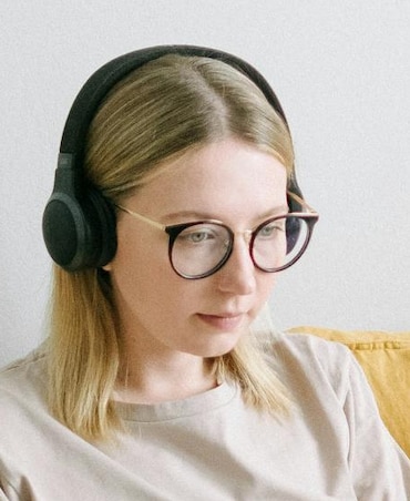 Health Risks Of Working From Bed In Winters