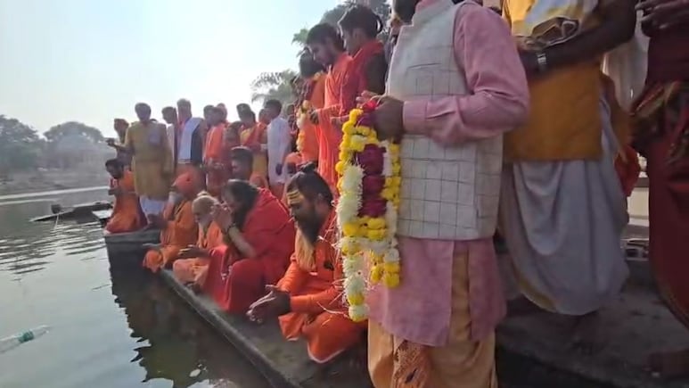 शिप्रा शुद्धिकरण को लेकर मैदान में उतरा अखाड़ा परिषद, संत बोले- 'राम घाट पर जल आचमन के लायक नहीं'