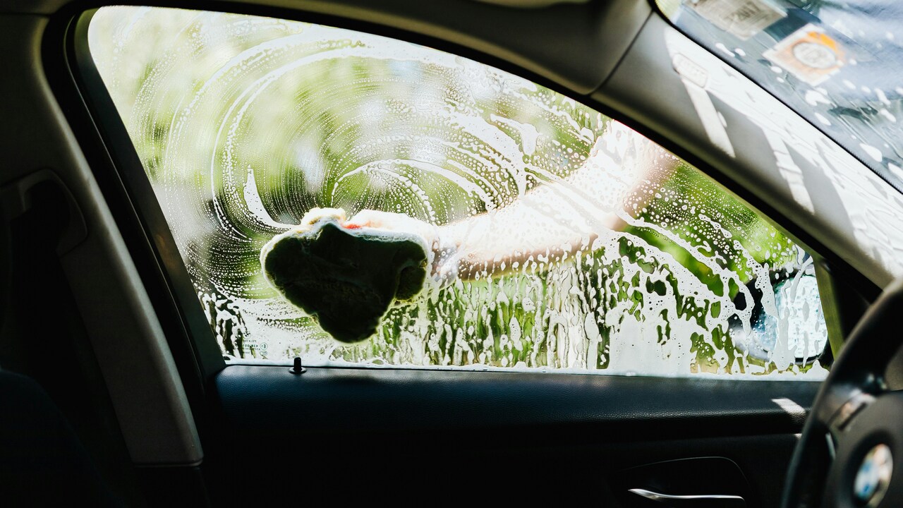 Get cleaning essentials for kitchens, bathrooms and floors during the Flipkart End of Season Sale