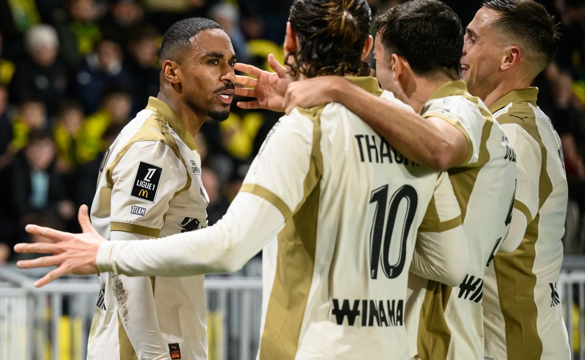 PSG Thump Rennes But Lens Remain Top In France