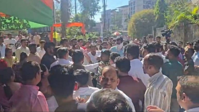 Ambernath Nagarparishad Election 2025:  लग्नाचे वऱ्हाड की बोगस मतदार? अंबरनाथमधील त्या 208 महिलांचे गुपित काय?