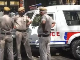 दिल्ली में दहेज ने ले ली मेकअप आर्टिस्ट की जान! सालगिरह के दिन ही फंदे पर लटकी मिली, पति गिरफ्तार