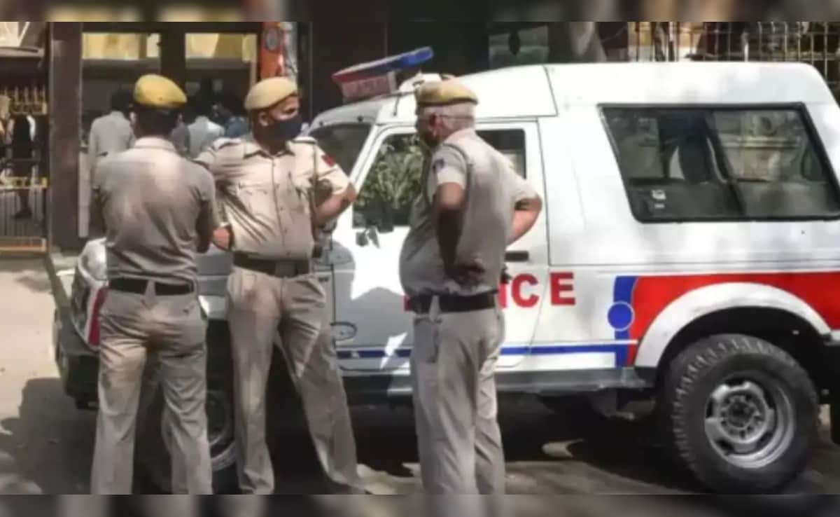 Fake Castrol Oil Seized In Delhi, Cops Bust Counterfeit Engine Oil Unit