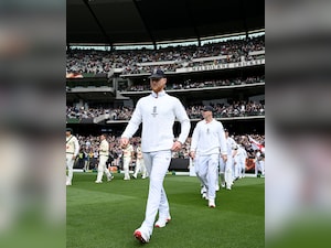 England Snap 15-Year Losing Streak To Win Chaotic 4th Ashes Test