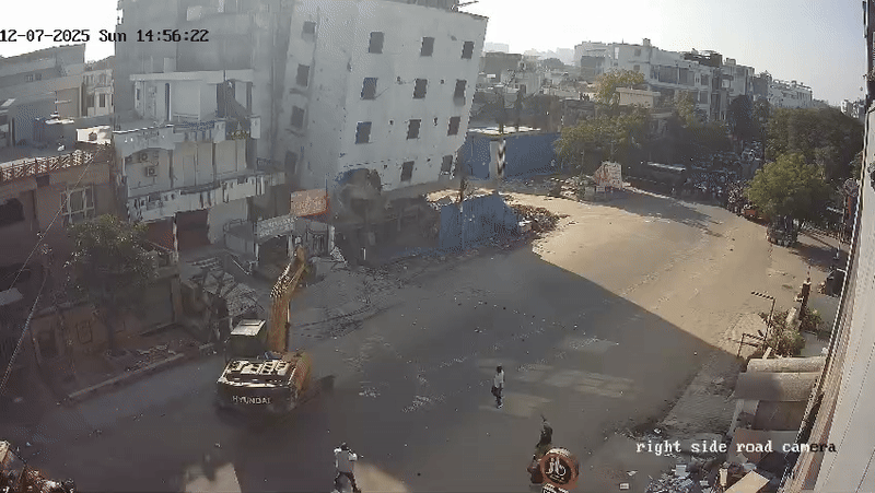 जयपुर में JDA का बड़ा बुलडोजर एक्शन, 5 मंजिला अवैध इमारत को किया ध्वस्त